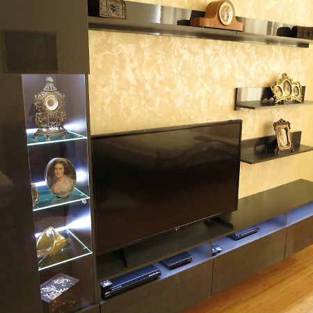 Small Luxury Kapitol Apartment เวียนนา ภายนอก รูปภาพ