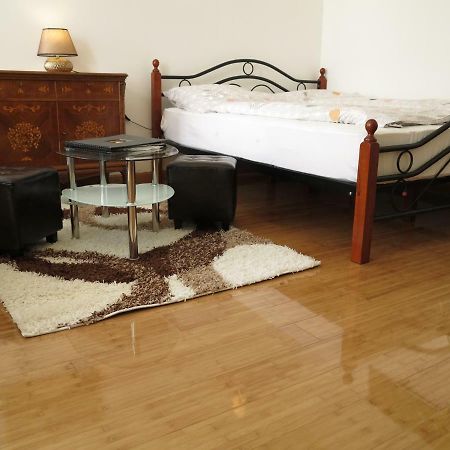 Small Luxury Kapitol Apartment เวียนนา ภายนอก รูปภาพ