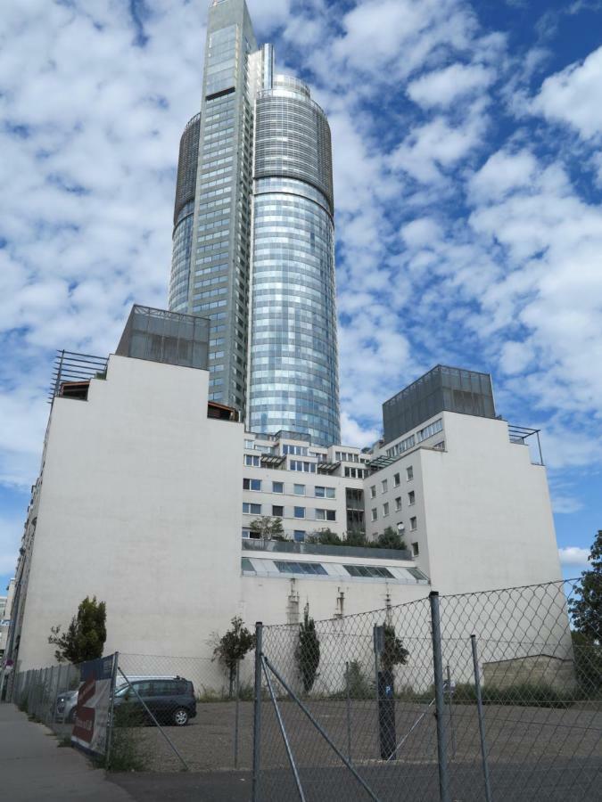 Small Luxury Kapitol Apartment เวียนนา ภายนอก รูปภาพ