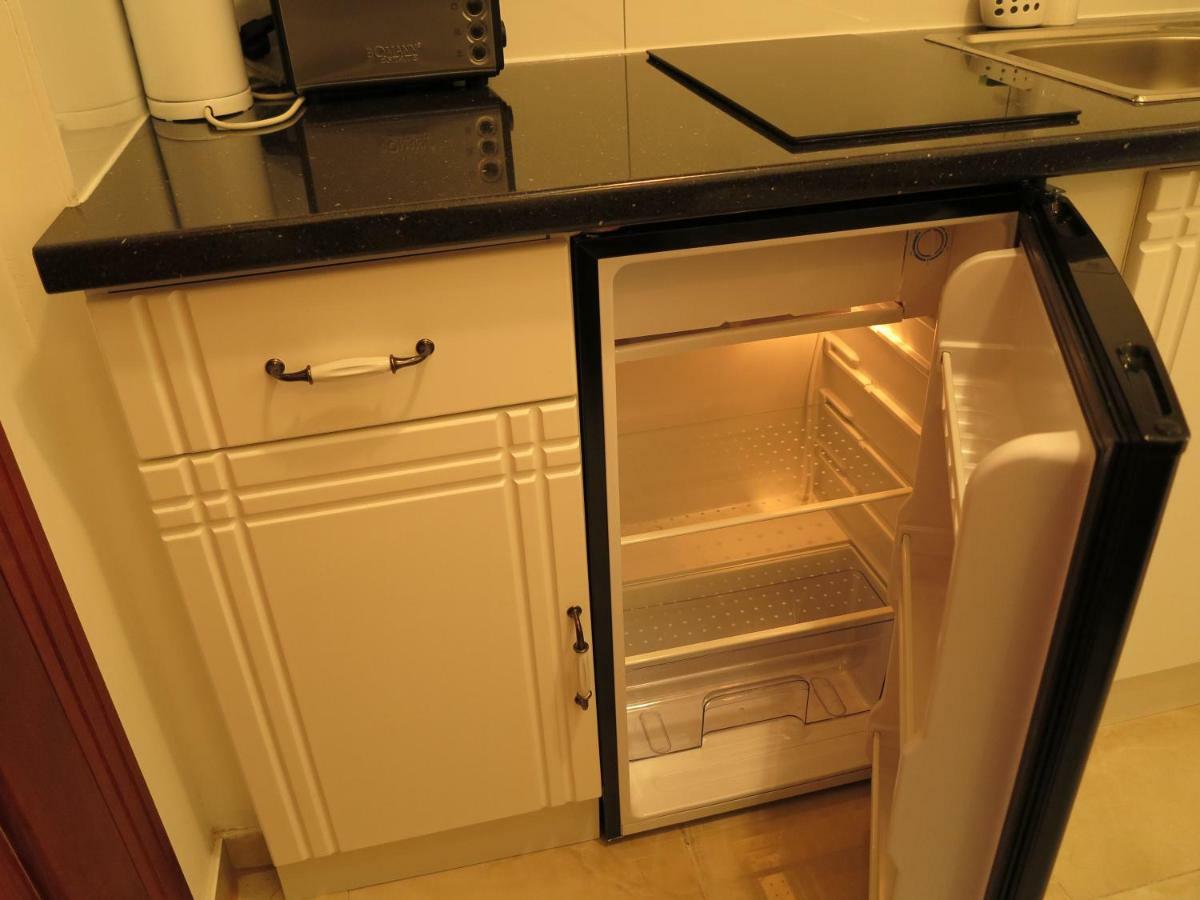 Small Luxury Kapitol Apartment เวียนนา ภายนอก รูปภาพ