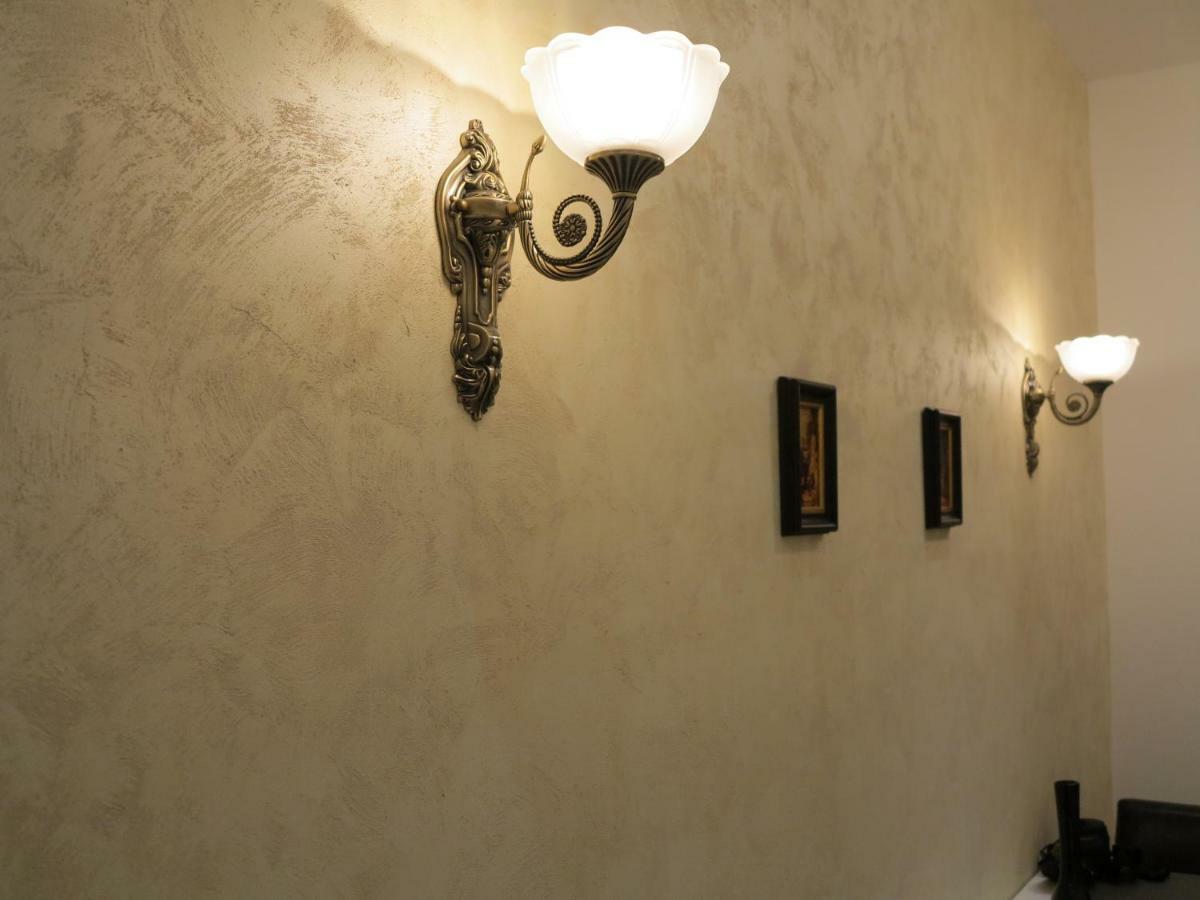 Small Luxury Kapitol Apartment เวียนนา ภายนอก รูปภาพ