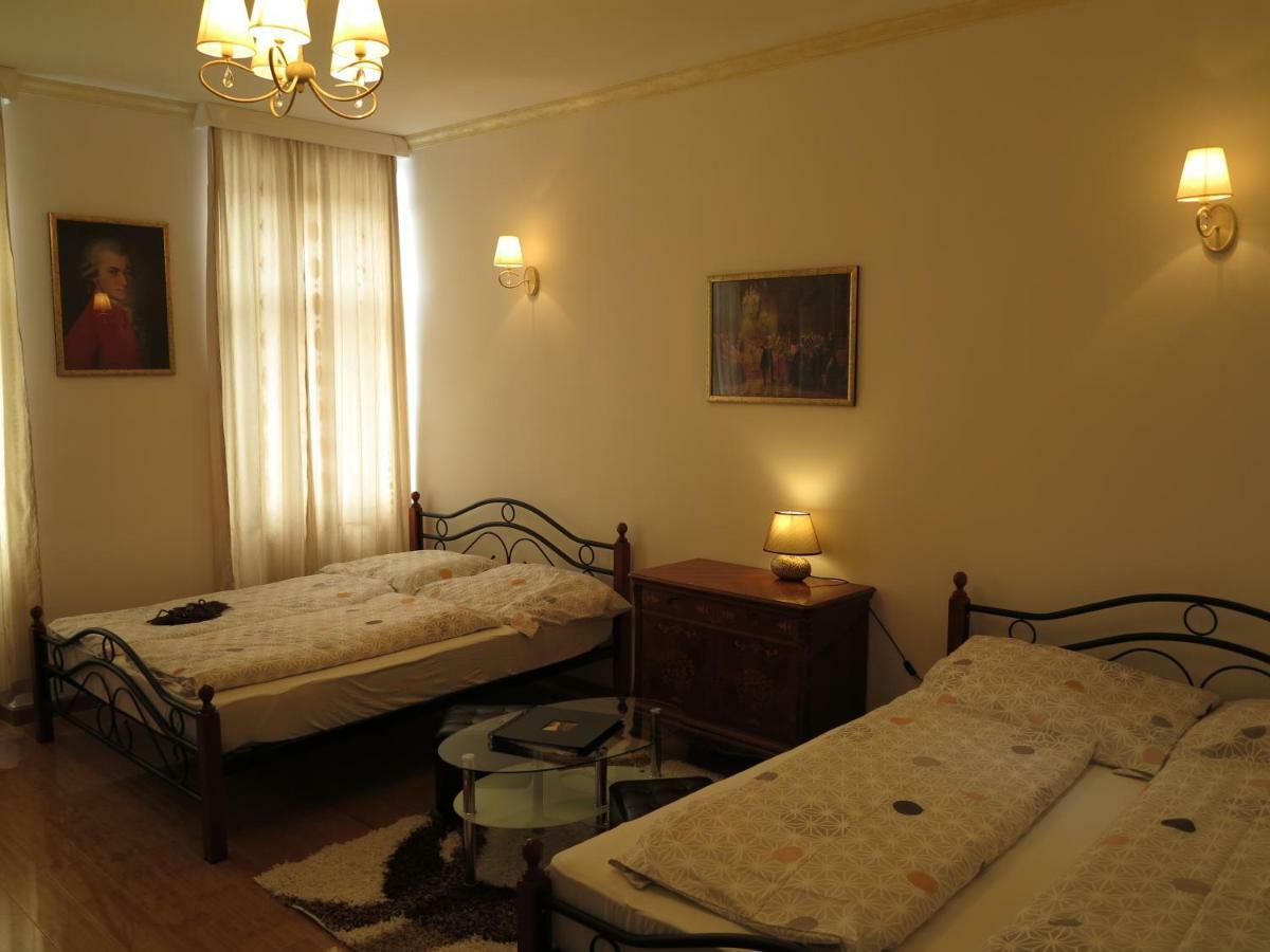 Small Luxury Kapitol Apartment เวียนนา ภายนอก รูปภาพ