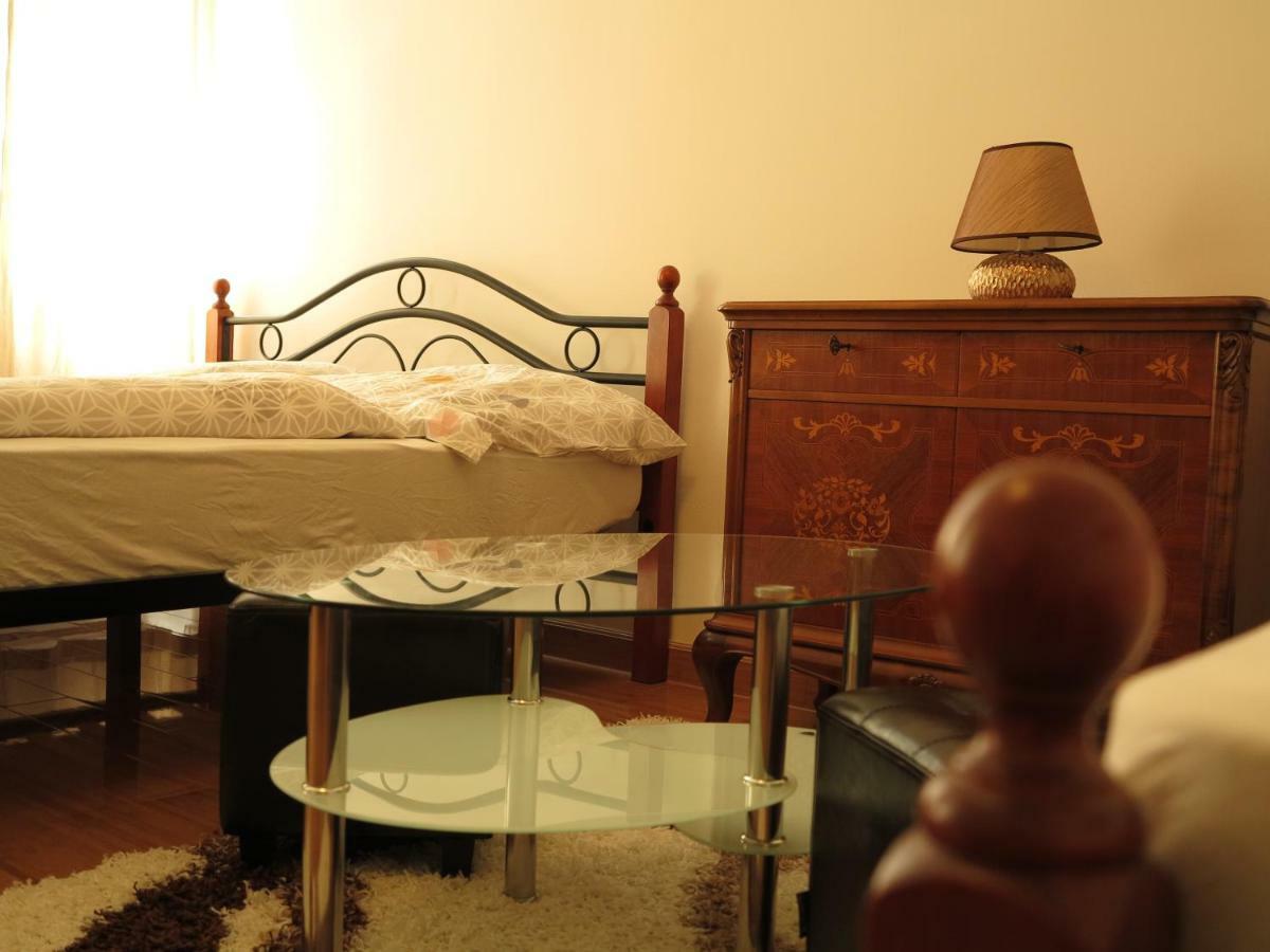 Small Luxury Kapitol Apartment เวียนนา ภายนอก รูปภาพ
