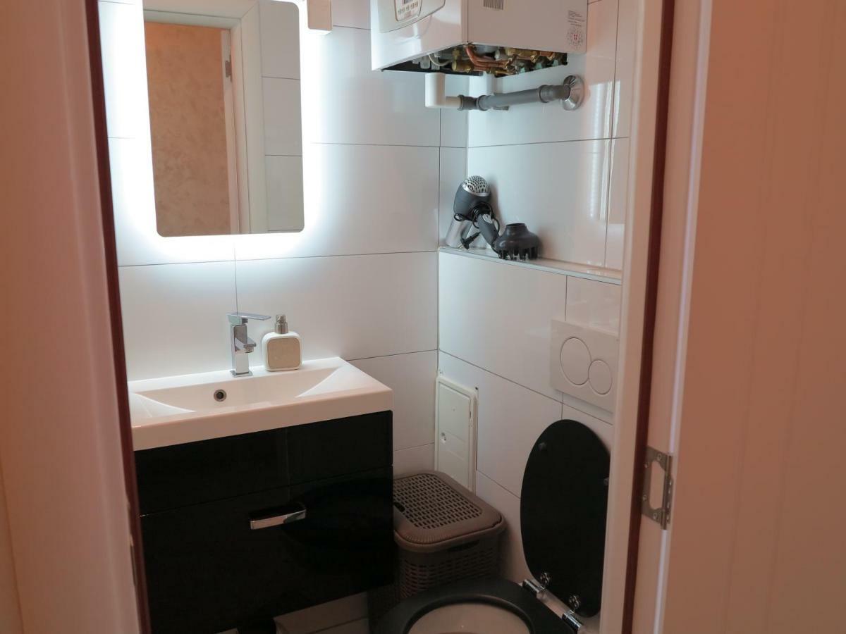 Small Luxury Kapitol Apartment เวียนนา ภายนอก รูปภาพ