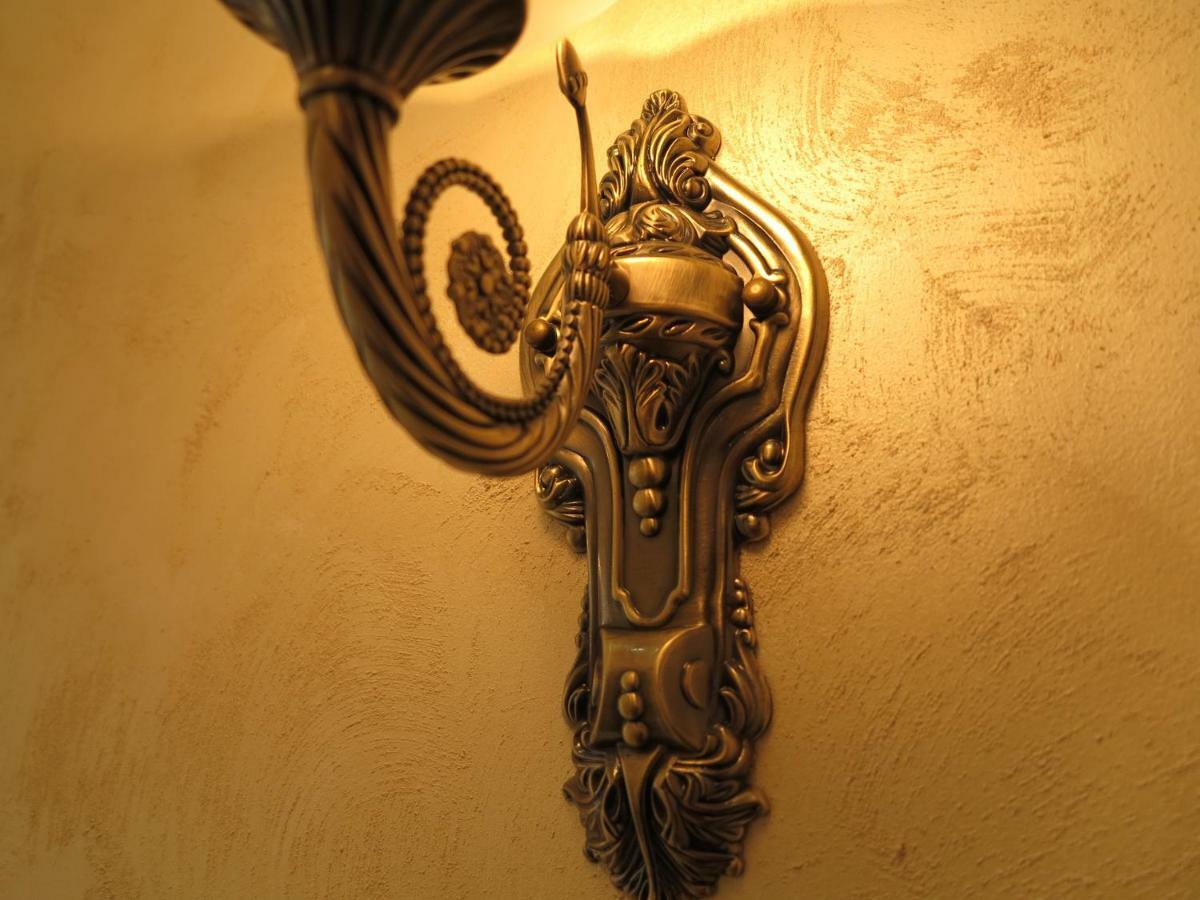 Small Luxury Kapitol Apartment เวียนนา ภายนอก รูปภาพ