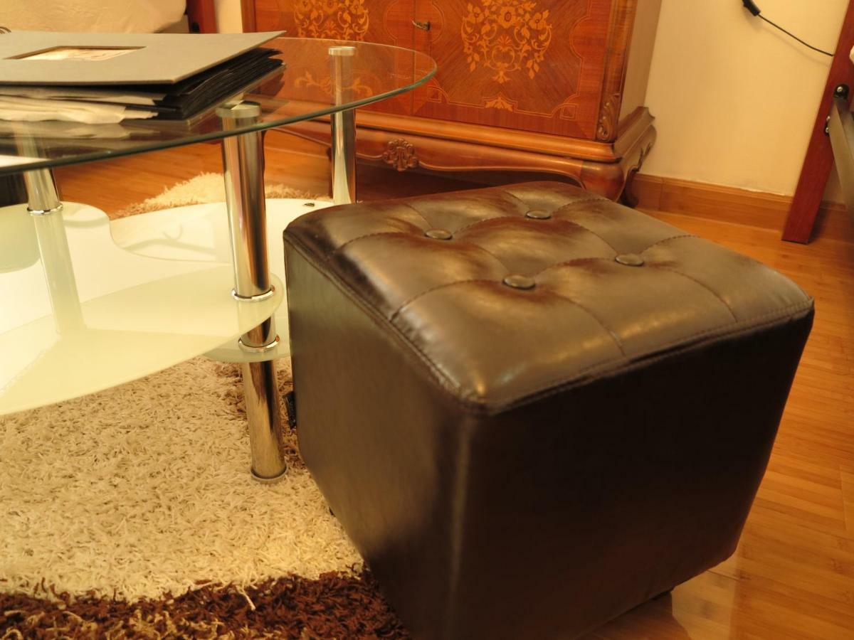 Small Luxury Kapitol Apartment เวียนนา ภายนอก รูปภาพ