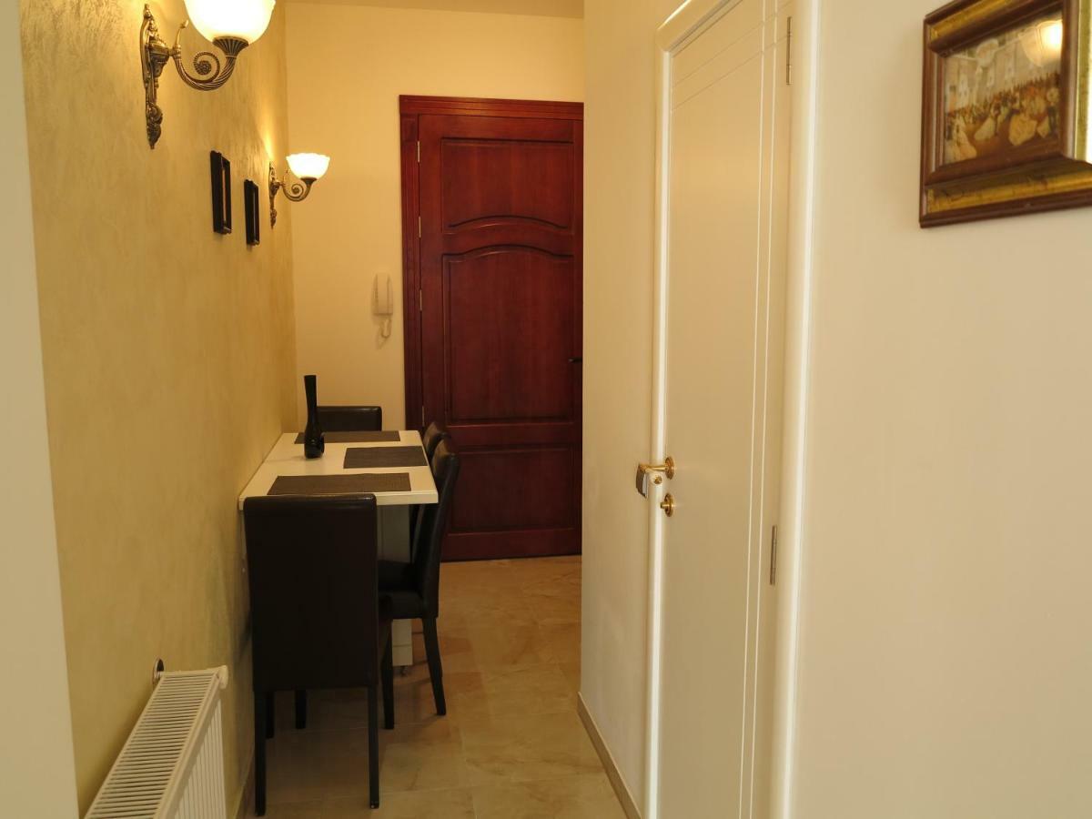 Small Luxury Kapitol Apartment เวียนนา ภายนอก รูปภาพ